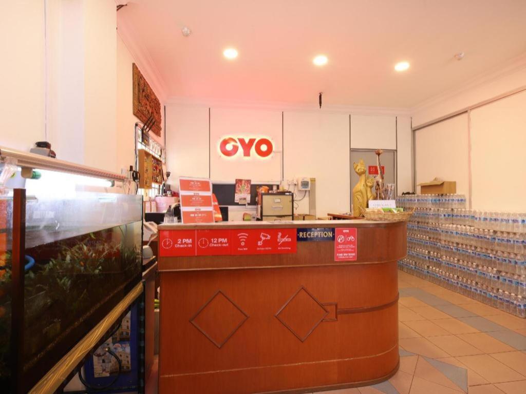 Oyo1090马六甲霍利特尔酒店 Malacca 外观 照片